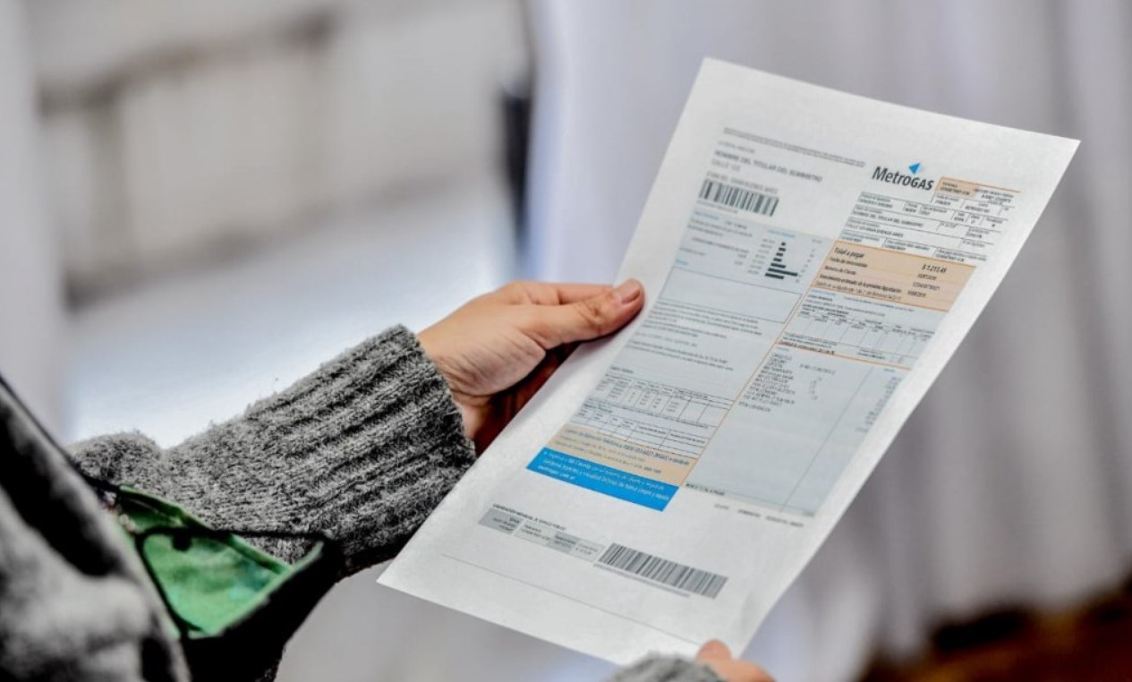 Una familia ya necesita en promedio más de $130 mil mensuales para pagar las tarifas de servicios | Economía