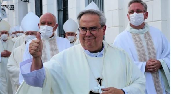 El arzobispo de Córdoba advirtió que la nueva política de medicamentos del PAMI es una "eutanasia encubierta" | Política