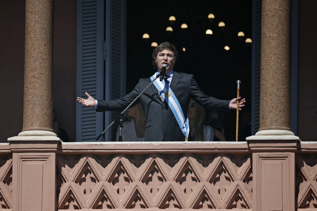 Milei cumple un año como Presidente: el "shock" fiscal, los números de su gobierno y los perdedores | Política