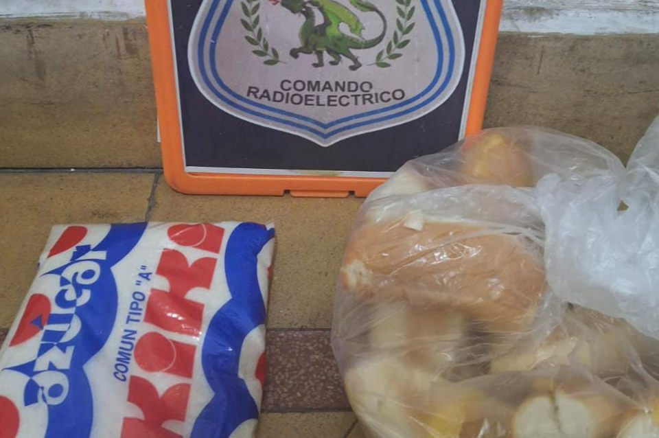 Insólito robo: un asistente escolar suplente se llevó parte de la merienda de una escuela | Actualidad