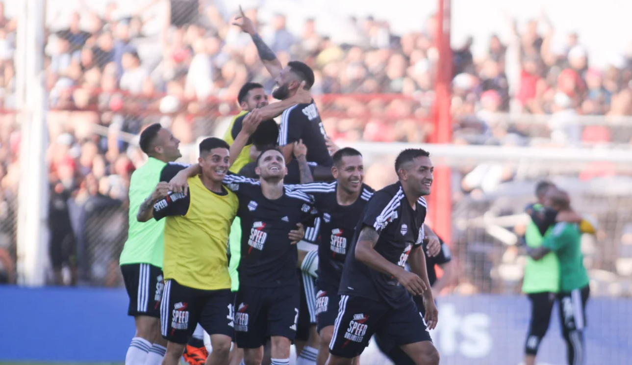 Otra polémica de Deportivo Riestra: contrató a un amateur para jugar en Primera | Deportes