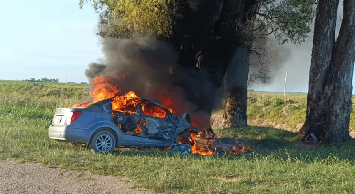 Degolló a su pareja y luego se quitó la vida chocando contra un árbol | Actualidad