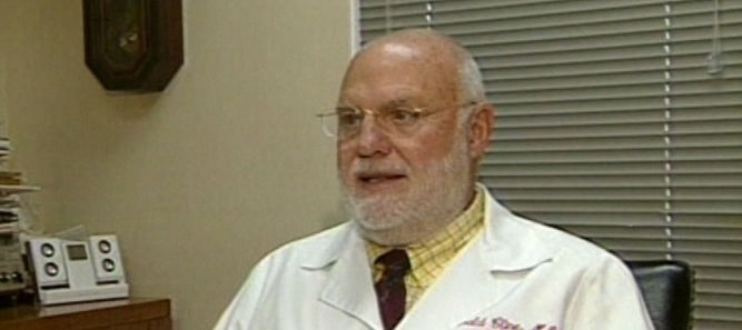 Escándalo por un médico que usó hasta 50 veces su esperma para inseminar a mujeres | Curiosidades