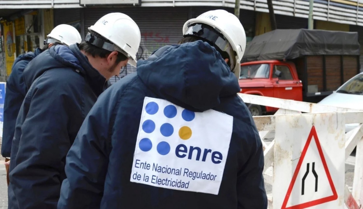 Millonario despilfarro en el ENRE: pagaron sobreprecio de casi $90 millones en la compra de 10 camionetas | Política