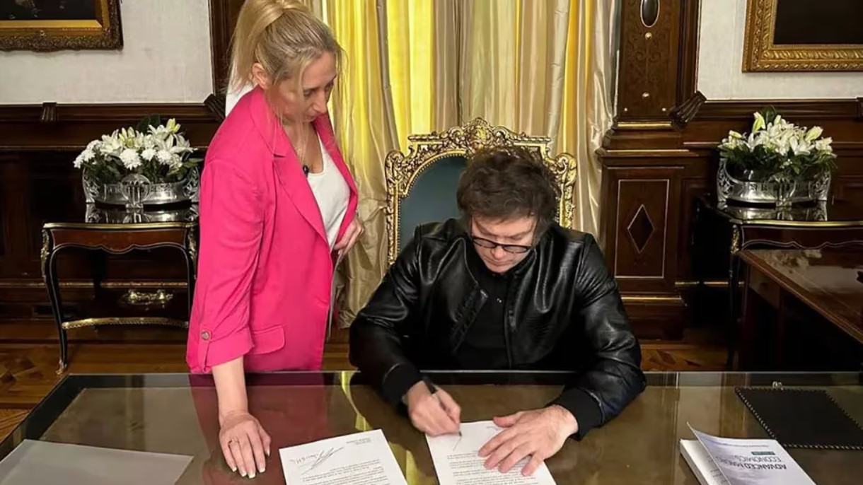 Milei firmó el proyecto de Ficha limpia con el que CFK no podría ser candidata | Política