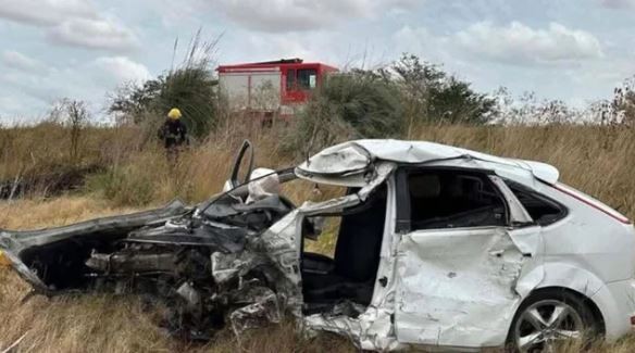 Brutal femicidio en Navarro: degolló a su pareja escapó y está grave tras chocar contra un camión | Actualidad