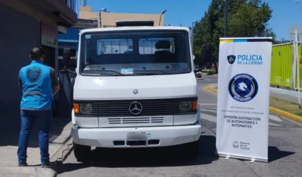 Belgrano: padre e hijo robaron un camión mientras simulaban pasear un perro y fueron detenidos | Actualidad