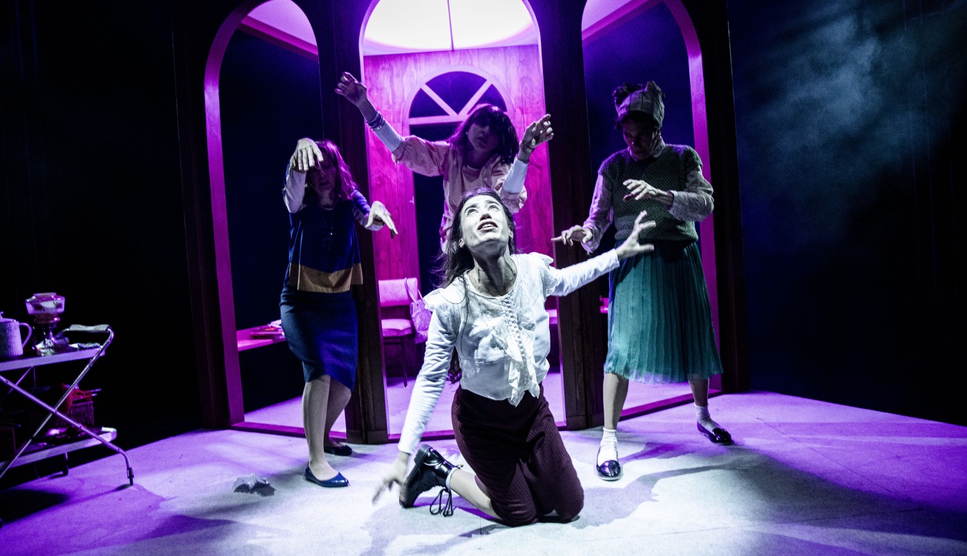 "Las Moiras", la historia de las mujeres que tejen, sostienen y cortan el hilo de la vida del barrio de Once | Espectáculos