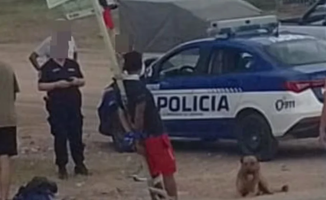 Vecinos atraparon a un ladrón y lo ataron a un poste | Actualidad