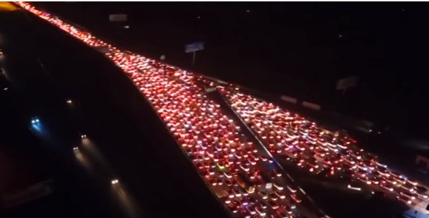 Video :así es un embotellamiento en una autopista de China | Curiosidades