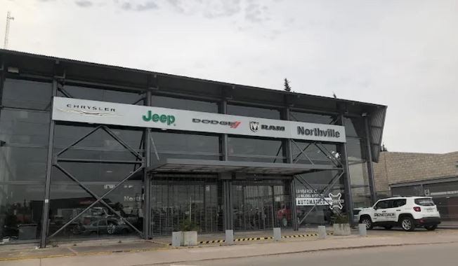 Tragedia en una agencia de autos en Pilar: un mecánico murió aplastado por una camioneta | Actualidad