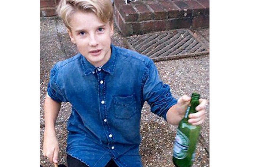 Un nene halló una botella con un mensaje, pero se llevó una gran desilusión | Curiosidades