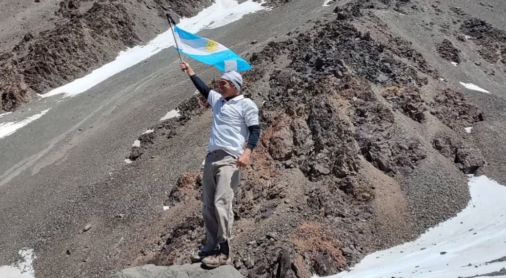 Buscan a un abogado que desapareció mientras ascendía al cerro El Plata en Mendoza | Actualidad