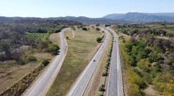 El Gobierno lanzó la privatización de unos 6.000 kilómetros de rutas y autopistas | Economía