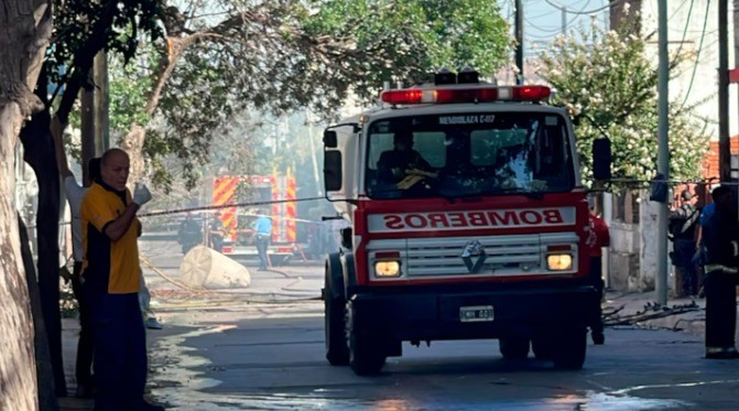 Incendio fatal en Córdoba: una pareja murió al quedar atrapada en el fuego y hay otros cinco heridos | Actualidad