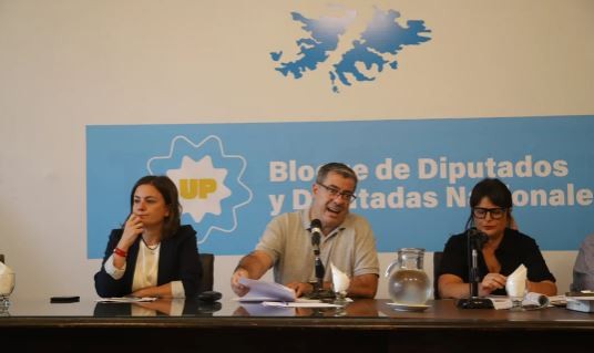 Unión por la Patria formalizó el pedido de juicio político contra Milei | Política