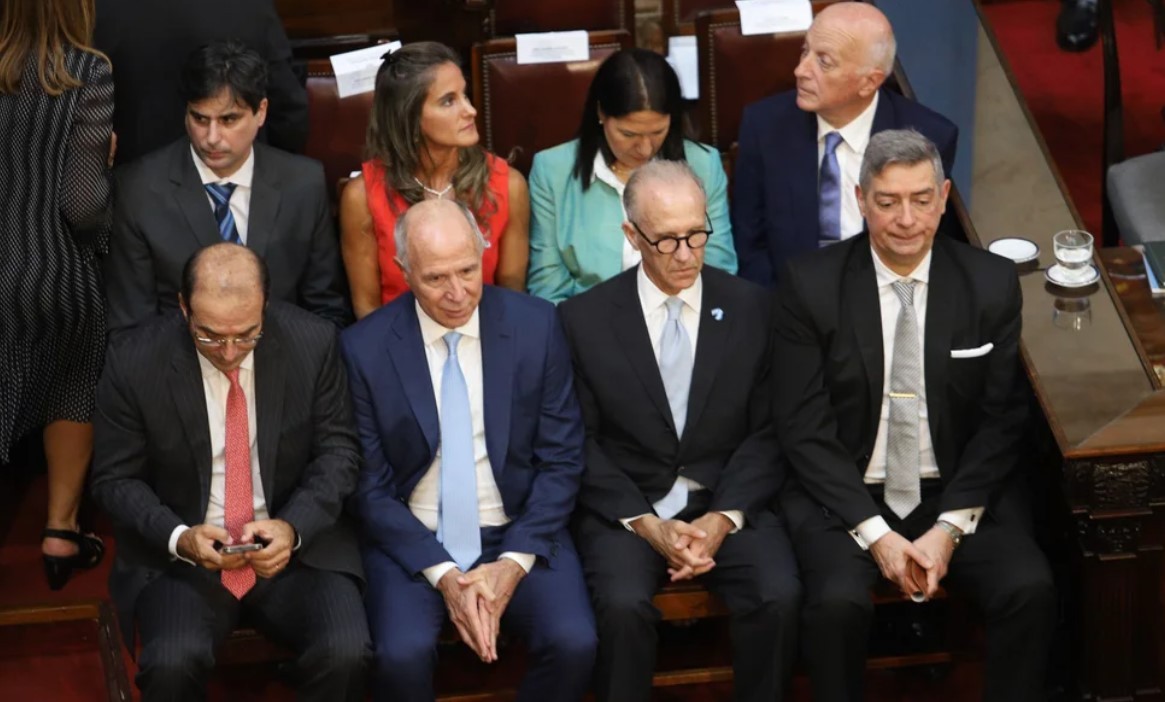 Caputo, "El Gordo" Dan y el nuevo miembro de la Corte Suprema, las fotos de la Asamblea Legislativa | Política