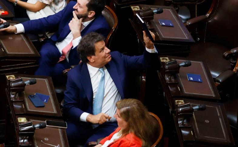 Facundo Manes sobre Santiago Caputo: "Me amenazó el hombre que maneja la SIDE, la AFIP y los trolls" | Política