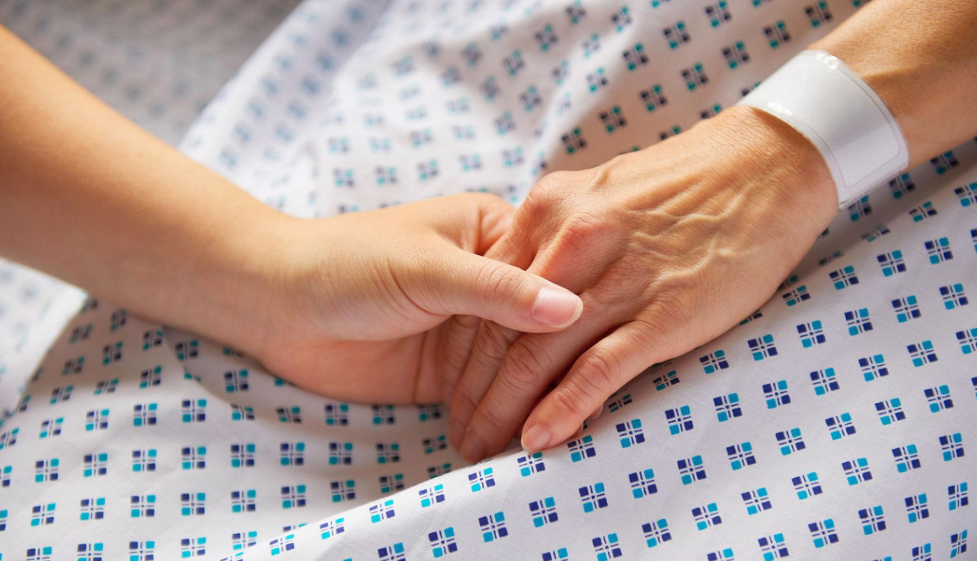 Un hombre intenta frenar la eutanasia autorizada a su hija parapléjica | Internacionales