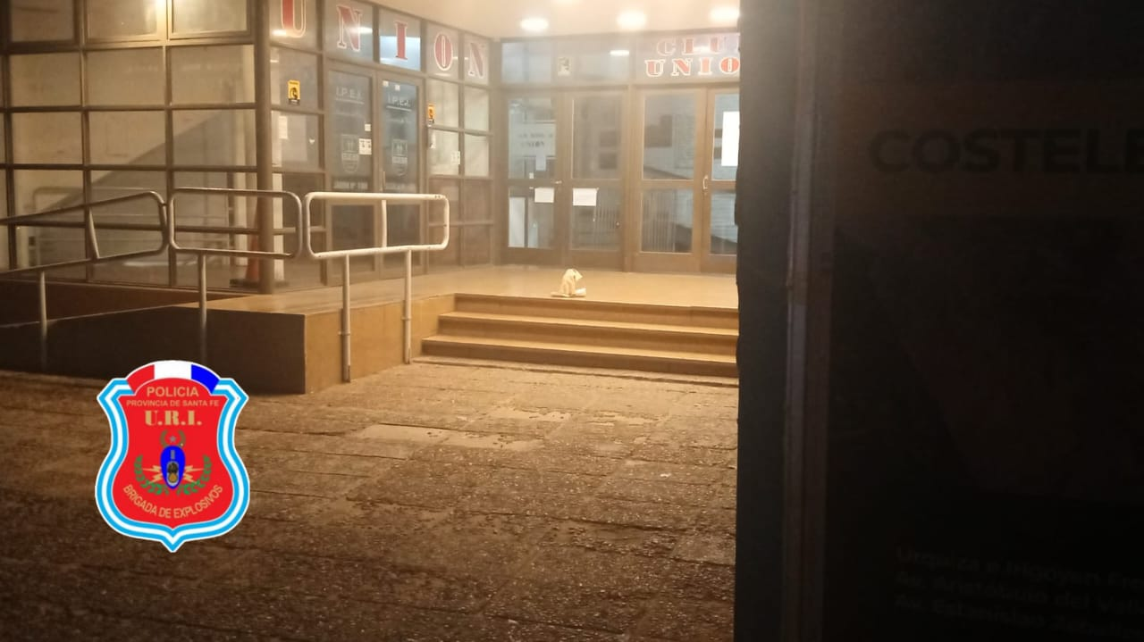 Colocaron una granada y dejaron una nota en la puerta de la sede de Unión de Santa Fe | Deportes