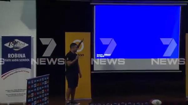 Estrella del rugby daba una charla a alumnos y por error abrió páginas porno | Curiosidades