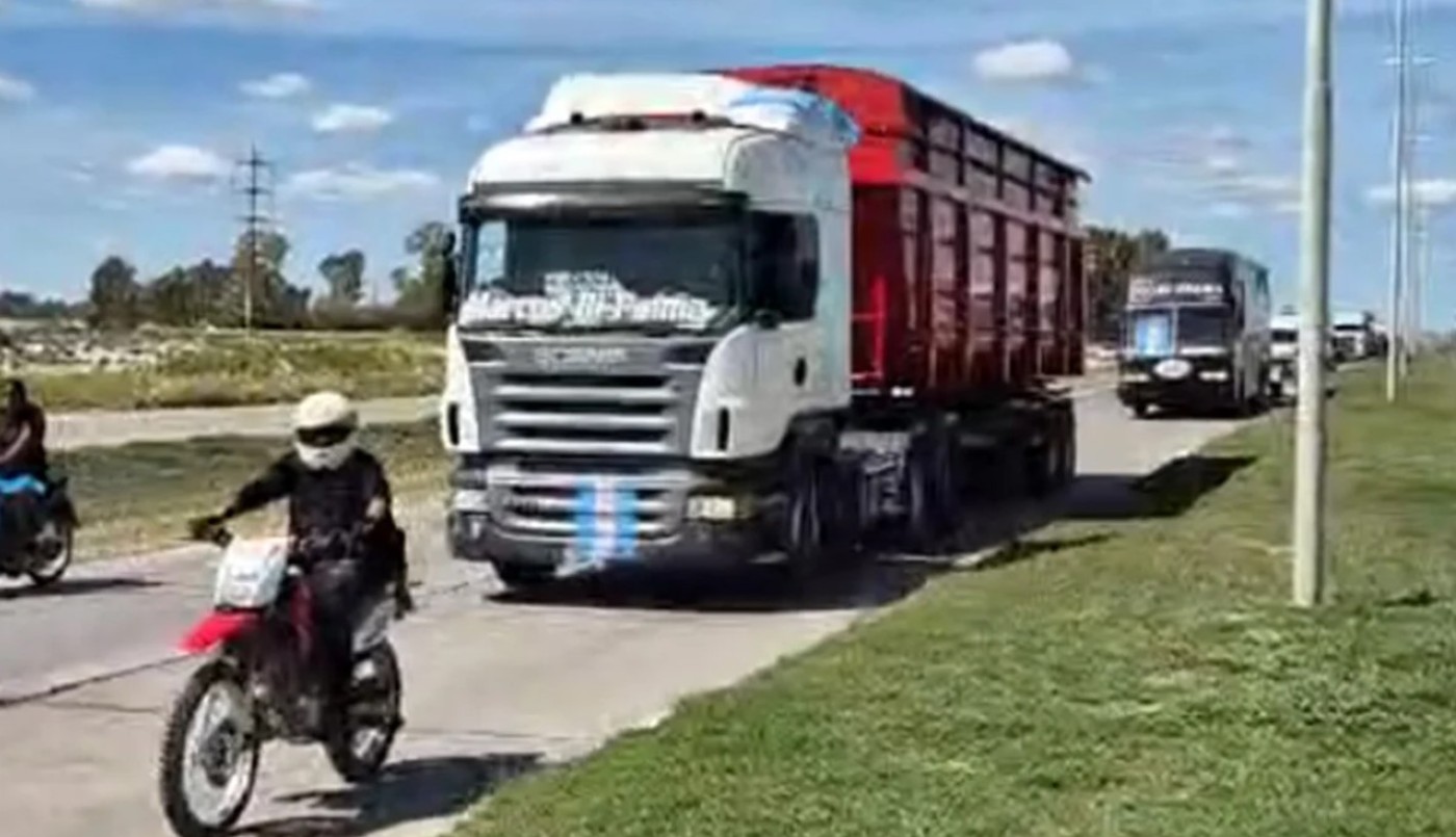 Bahía Blanca: Marcos Di Palma llevó diez camiones con donaciones y Tapia alcanzó el aporte de la AFA | Actualidad