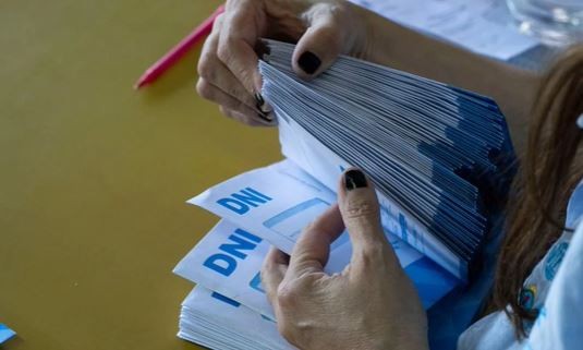 El RENAPER entregará 350 DNI gratis por día a los damnificados de las inundaciones en Bahía Blanca | Actualidad