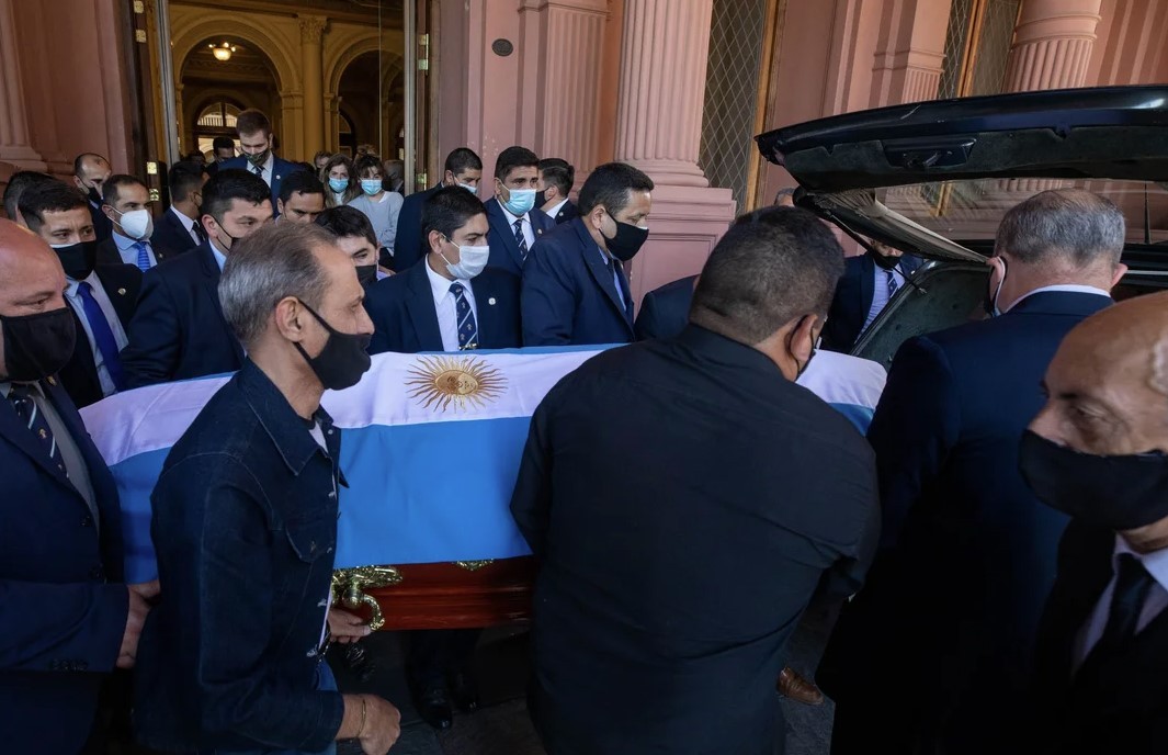 Juicio por Maradona: "Cosachov no estaba haciendo nada", dijo el vecino que intentó reanimarlo | Deportes