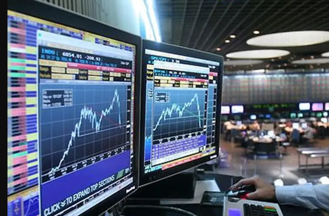 Se dispara el riesgo país y sube el dólar en una jornada con mal clima global | Economía