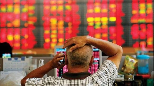 Se derrumban los mercados tras los anuncios de Trump y se teme un jueves negro | Economía