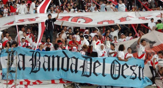 Prohíben el ingreso a los estadios a tres barras de River | Deportes