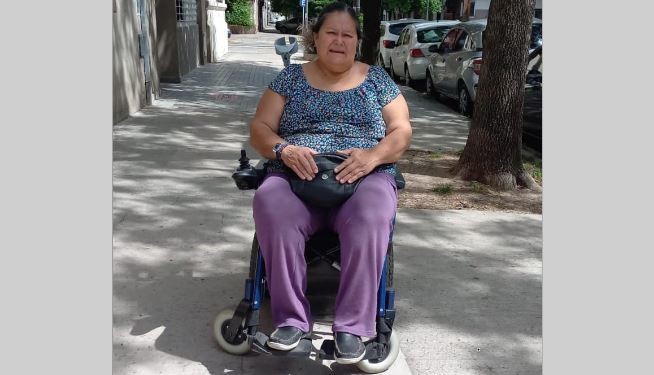Se rompió la silla de ruedas de una jubilada: sus vecinos juntaron $1 millón en tiempo récord para repararla | Actualidad