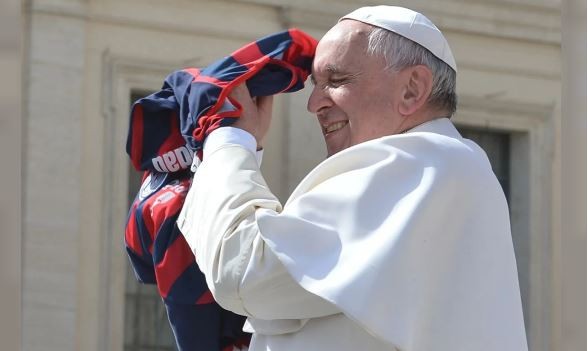 La increíble coincidencia entre la muerte del papa Francisco y su carnet de San Lorenzo | Deportes