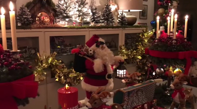 Fanático de la Navidad tarda un mes en decorar su casa con objetos que colecciona | Curiosidades