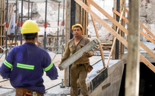 Volvió a caer el empleo registrado: se perdieron 8.842 puestos de trabajo en el sector privado | Economía