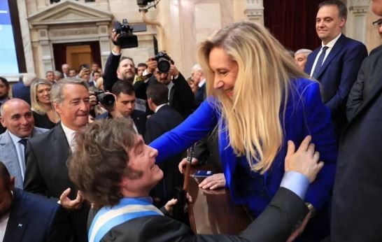 Denuncian que La Libertad Avanza pide aportes monetarios a funcionarios provinciales de ANSES y PAMI | Política