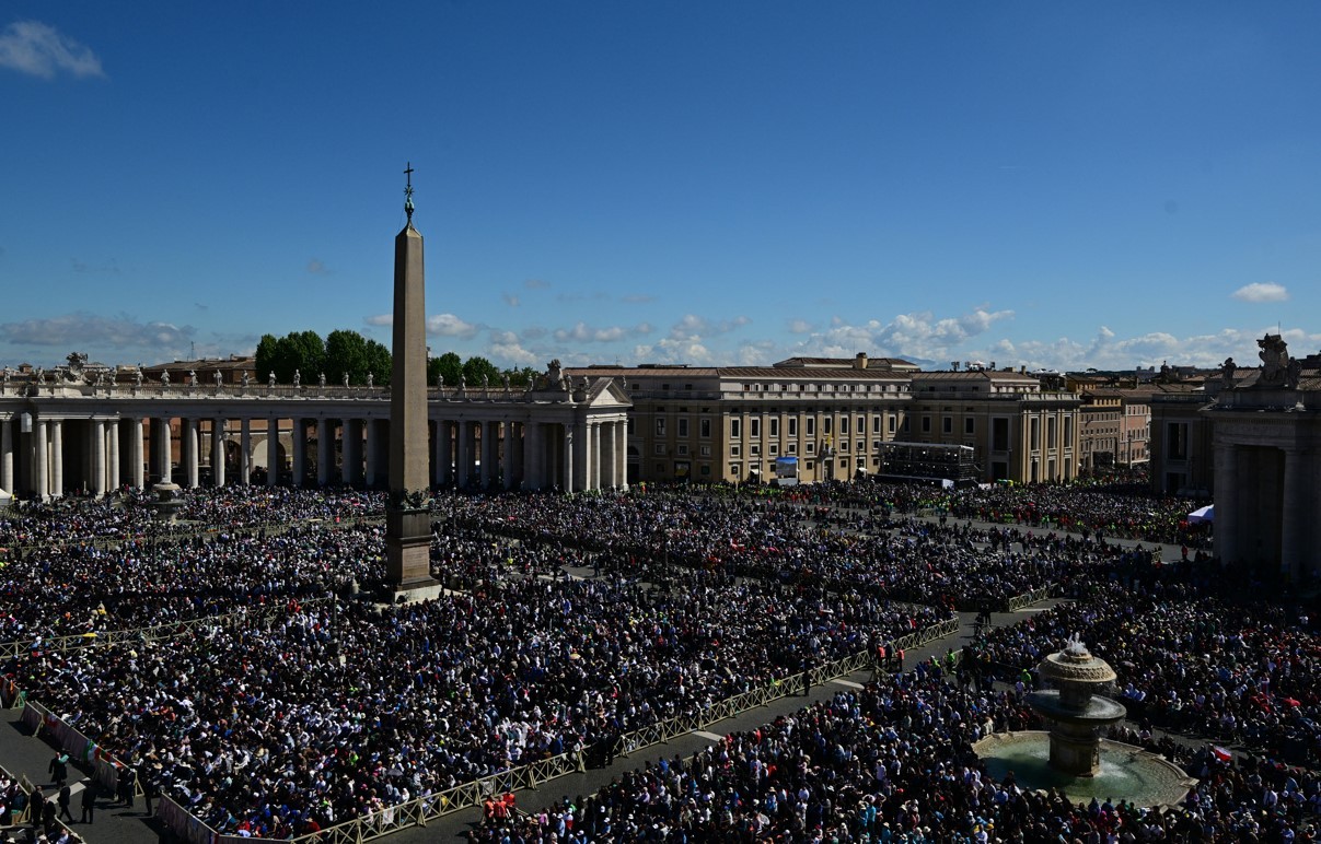 Más 140 mil fieles llenaron la plaza San Pedro para el histórico funeral de Francisco | Internacionales