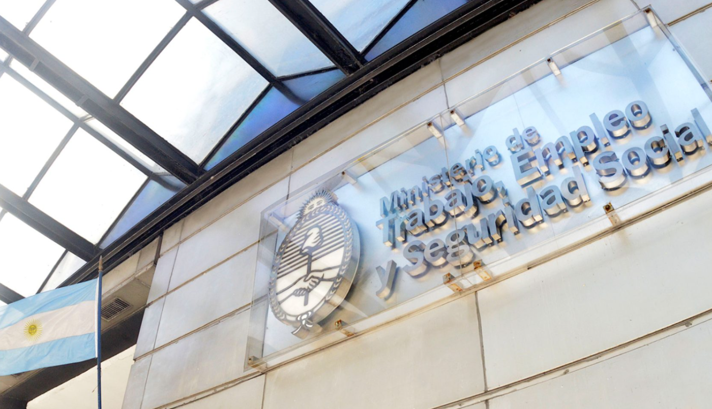 Tras una fuerte pérdida en 2025, se reúne el Consejo del Salario Mínimo, Vital y Móvil | Economía