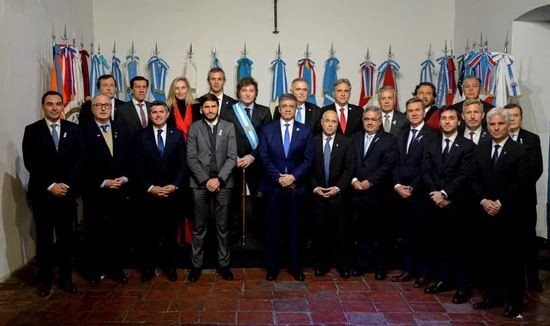 Nación y provincias tuvieron durante 2024 superávit fiscal al mismo tiempo por primera vez en casi 20 años | Política