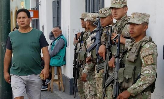 Perú: Boluarte declaró el toque de queda en localidad donde fueron asesinados 13 mineros | Internacionales