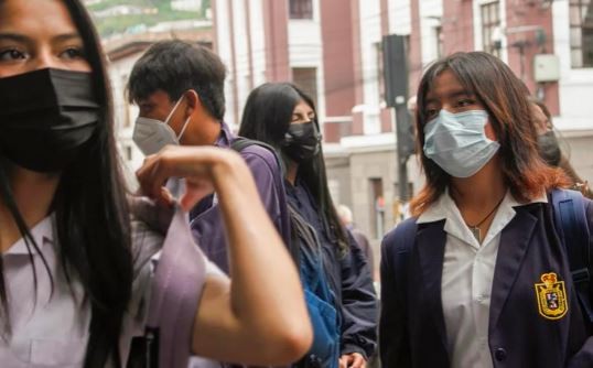 Ecuador: a la escuela con mascarillas por la tos ferina | Internacionales