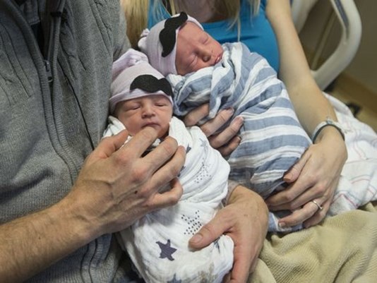 Únicos: Los hermanos Shay son mellizos pero nacieron en años diferentes | Curiosidades