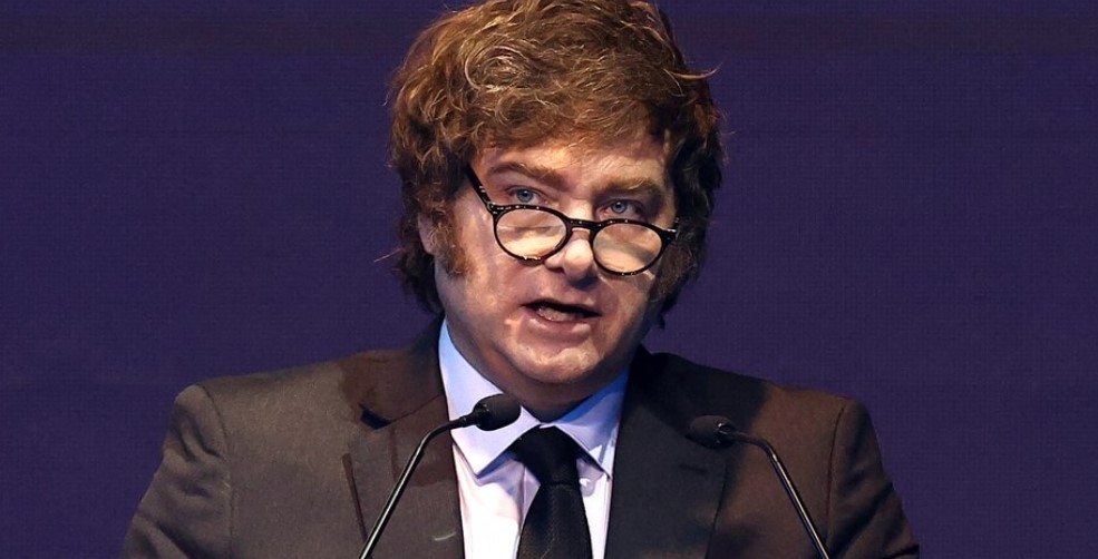 Milei: "Los que tienen dólares debajo del colchón se escaparon de un régimen opresor" | Política