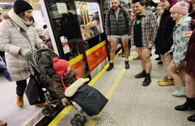 ¿Viajarías en ropa interior? | Curiosidades