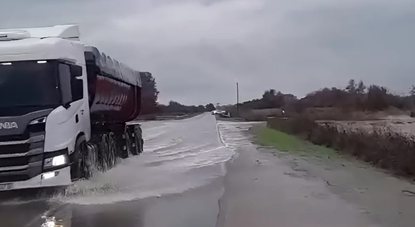 Colapsan las rutas 8 y 9 por el temporal: cortes totales y desvíos en varios tramos | Actualidad