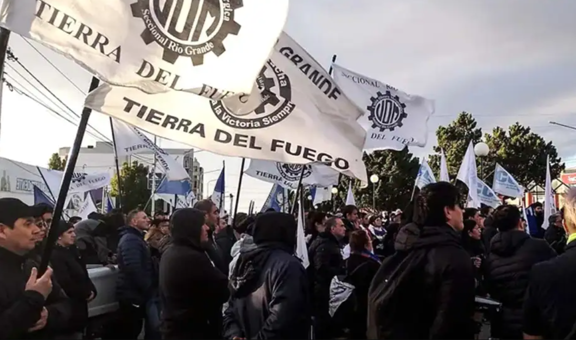 Paro total en Tierra del Fuego contra la eliminación de aranceles a productos electrónicos | Política