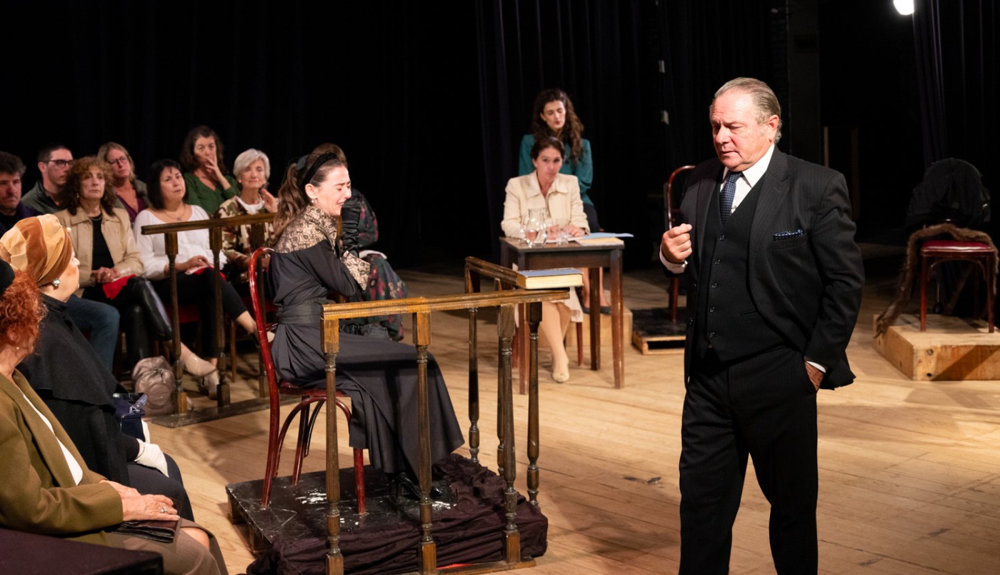 "La noche del 16 de enero": una obra que refleja un juicio por jurado | Espectáculos