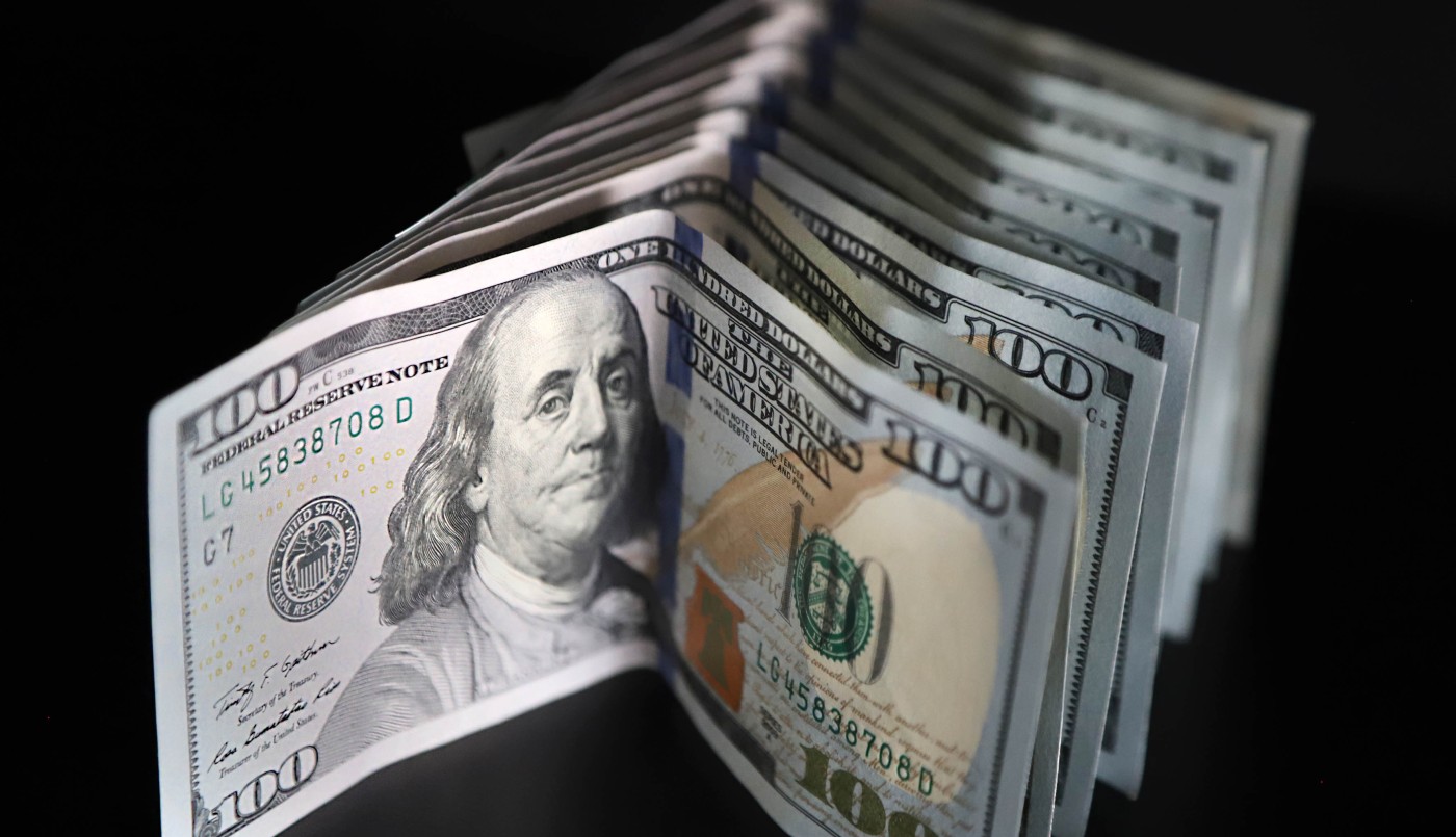 El dólar blue sigue siendo el más barato: el oficial subió a $1.195 y se achica la brecha | Economía