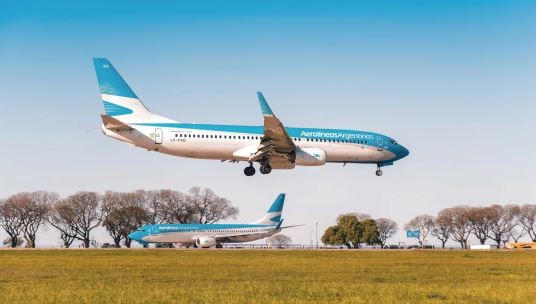 Aerolíneas Argentinas perderá más de un millón de dólares con el paro de pilotos de este martes | Economía