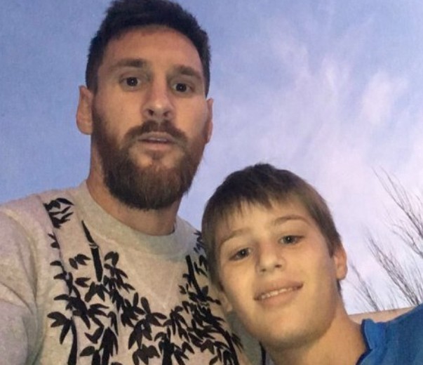 Felipe, el nene de 10 años que se sacó una selfie con Messi en el día de su cumpleaños | Deportes